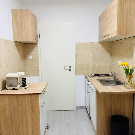 Lägenhet Quiet, Bright & Downtown