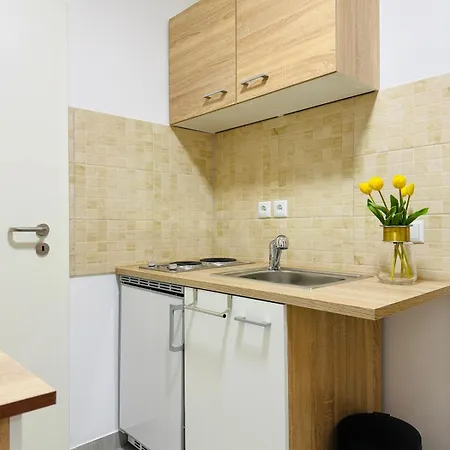 Quiet, Bright & Downtown